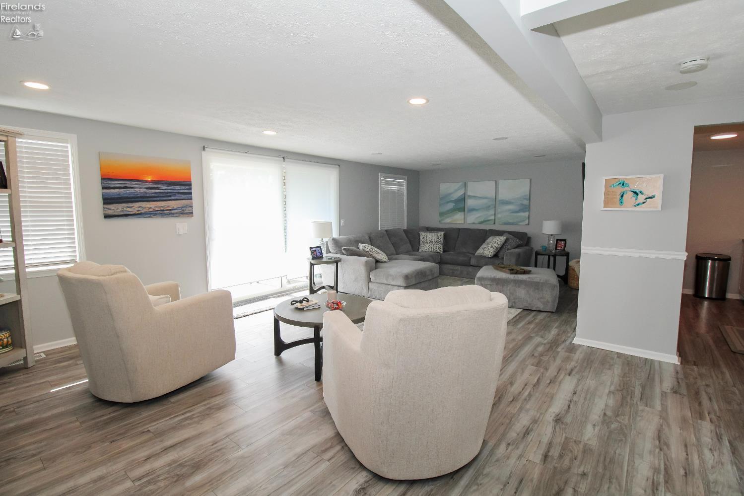 Huron, Ohio 44839, United States, 2 Bedrooms Bedrooms, ,3 BathroomsBathrooms,Residential,Active,156084