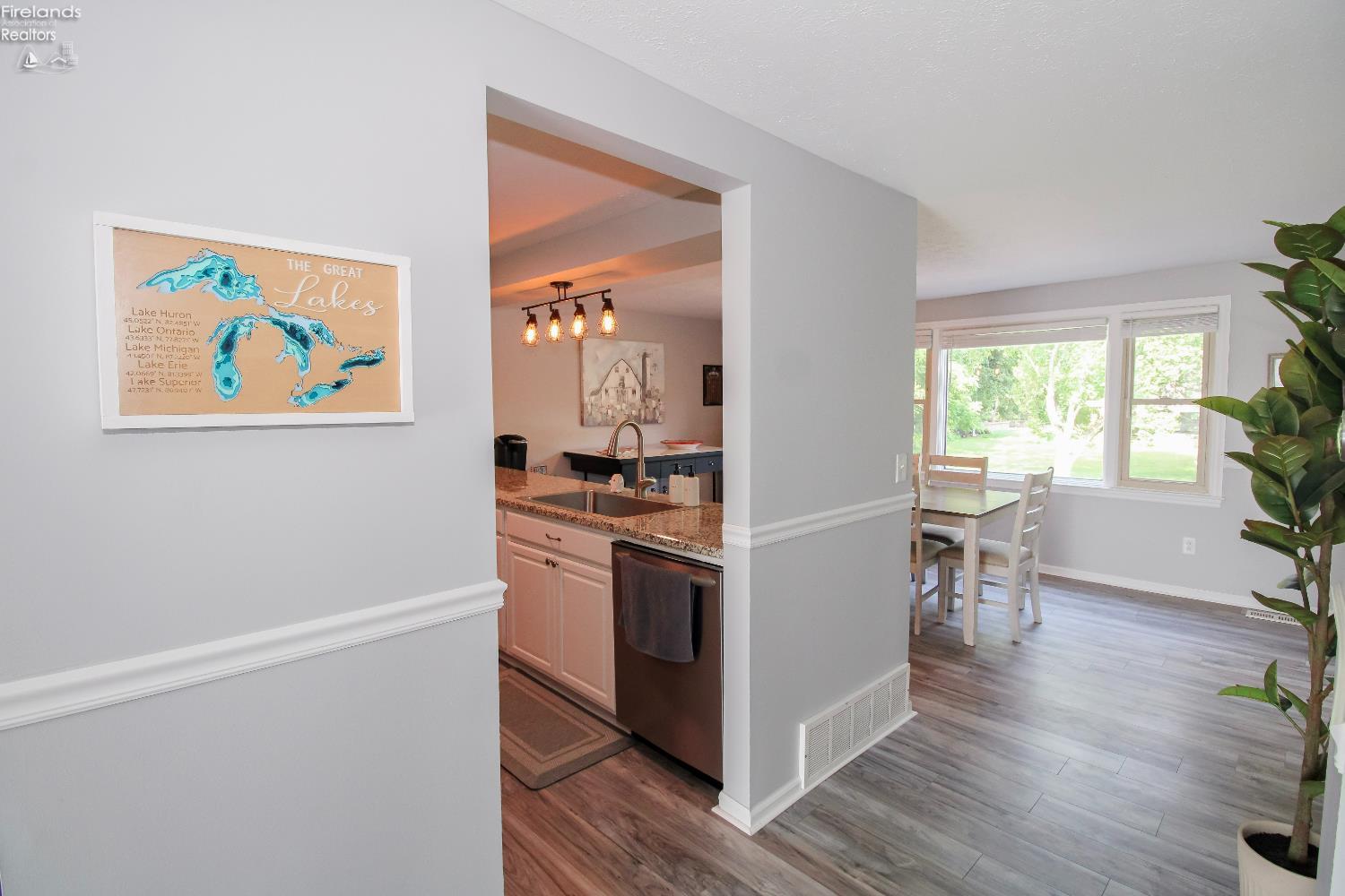 Huron, Ohio 44839, United States, 2 Bedrooms Bedrooms, ,3 BathroomsBathrooms,Residential,Active,156084