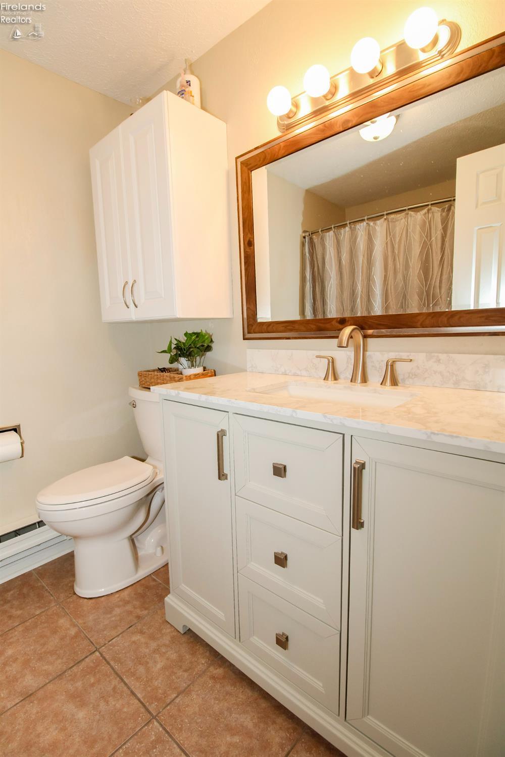 Huron, Ohio 44839, United States, 2 Bedrooms Bedrooms, ,3 BathroomsBathrooms,Residential,Active,156084