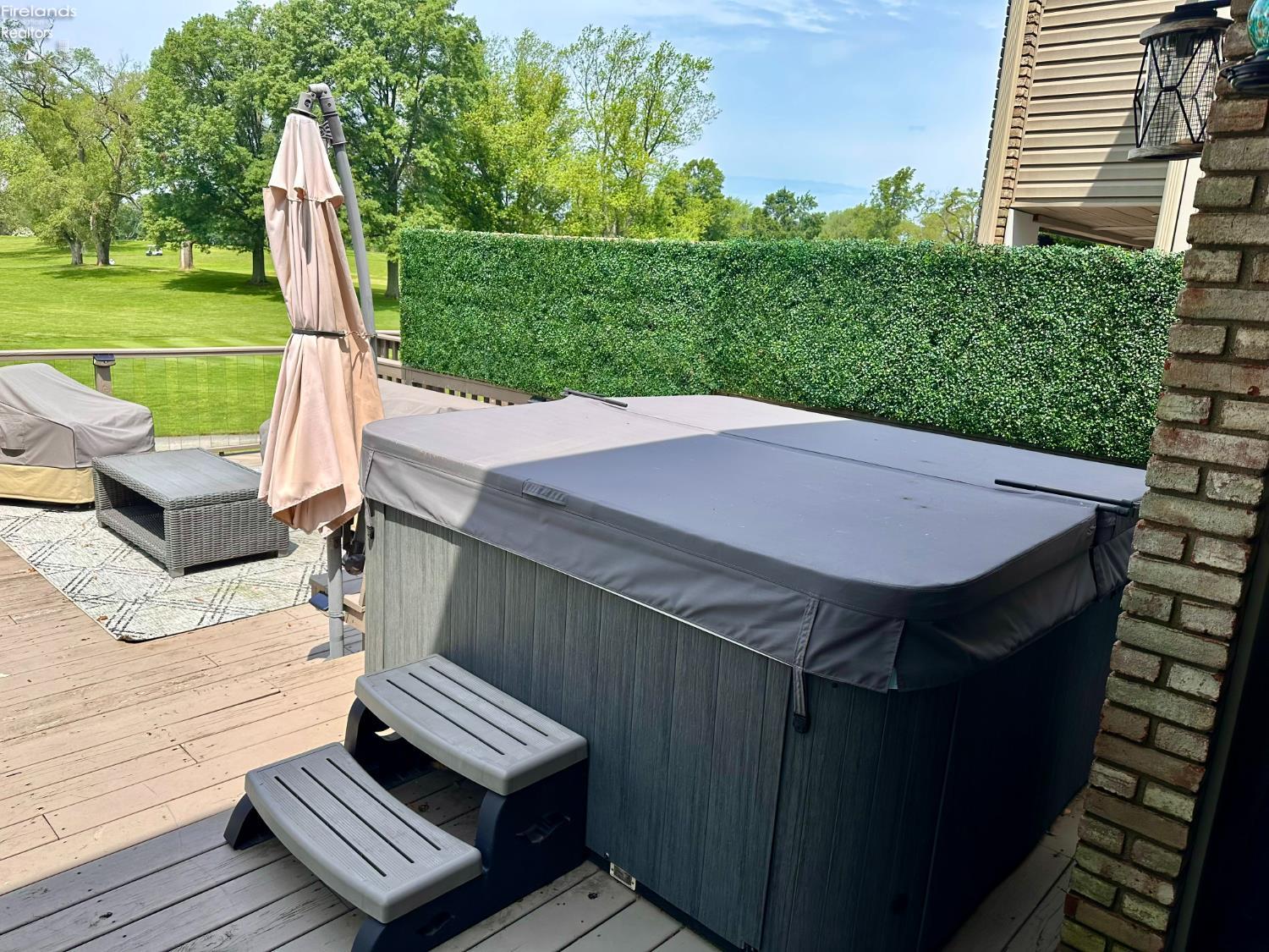 Huron, Ohio 44839, United States, 2 Bedrooms Bedrooms, ,3 BathroomsBathrooms,Residential,Active,156084