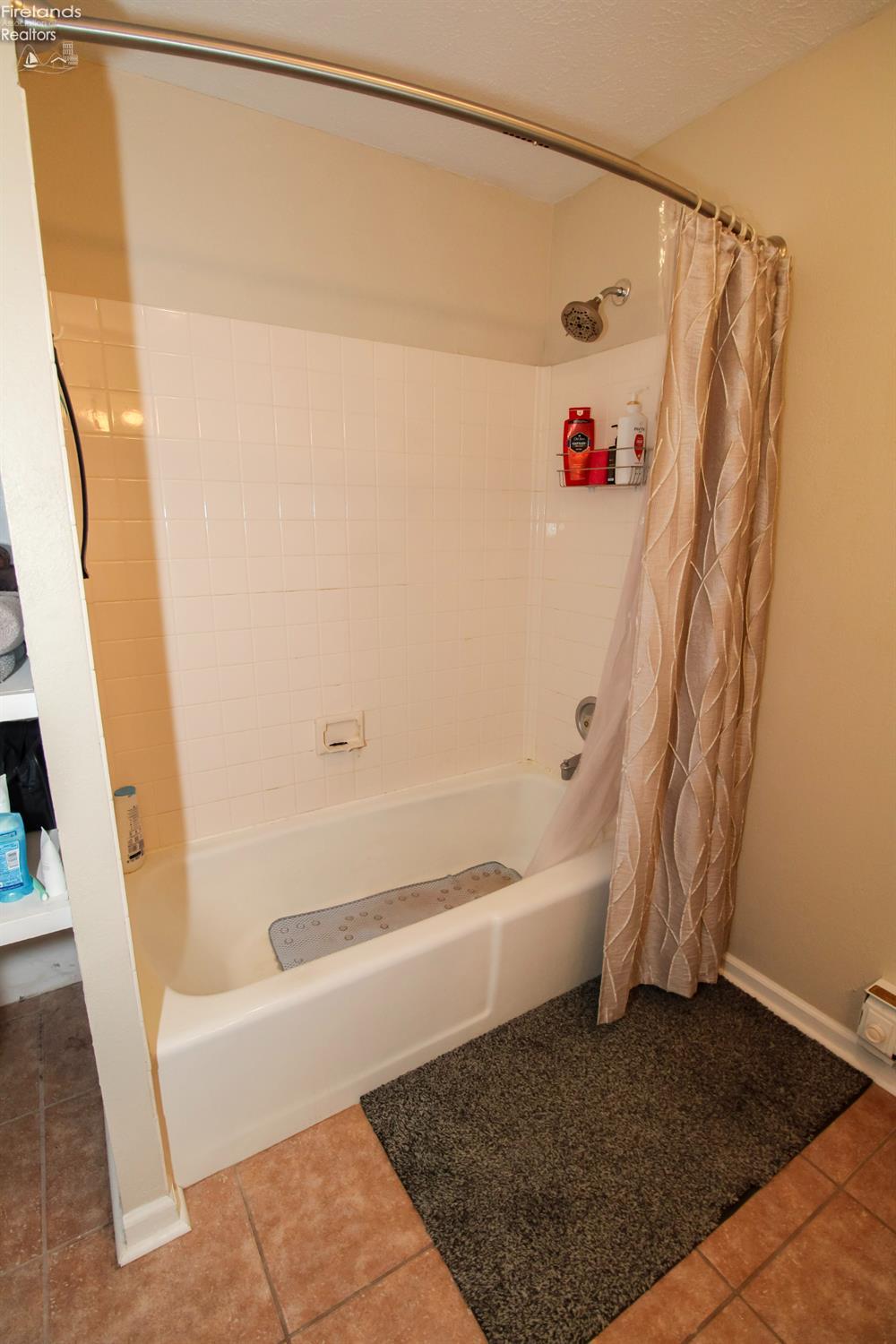 Huron, Ohio 44839, United States, 2 Bedrooms Bedrooms, ,3 BathroomsBathrooms,Residential,Active,156084