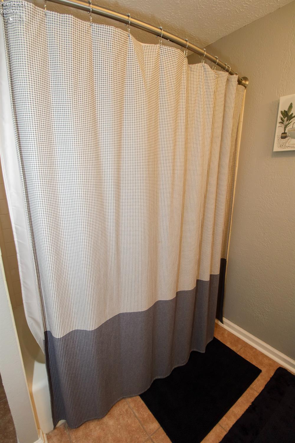 Huron, Ohio 44839, United States, 2 Bedrooms Bedrooms, ,3 BathroomsBathrooms,Residential,Active,156084