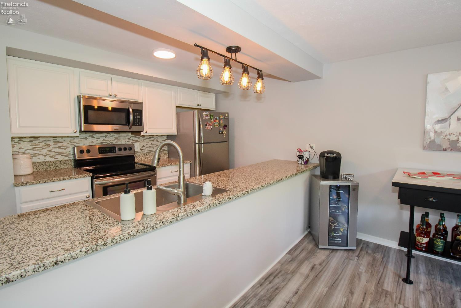 Huron, Ohio 44839, United States, 2 Bedrooms Bedrooms, ,3 BathroomsBathrooms,Residential,Active,156084