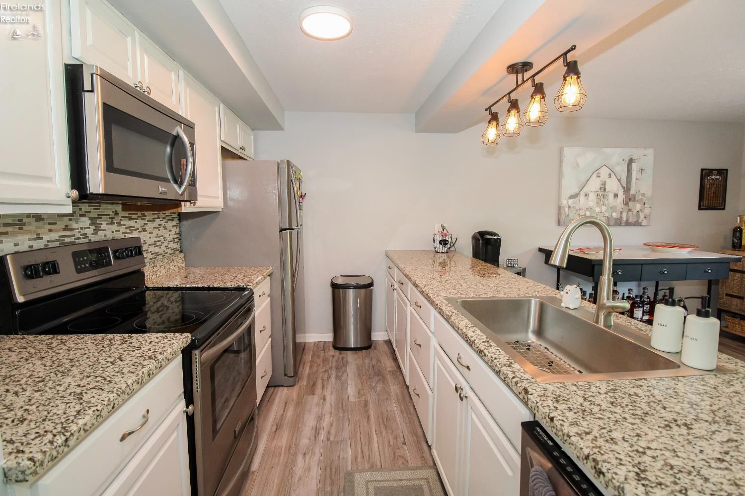 Huron, Ohio 44839, United States, 2 Bedrooms Bedrooms, ,3 BathroomsBathrooms,Residential,Active,156084