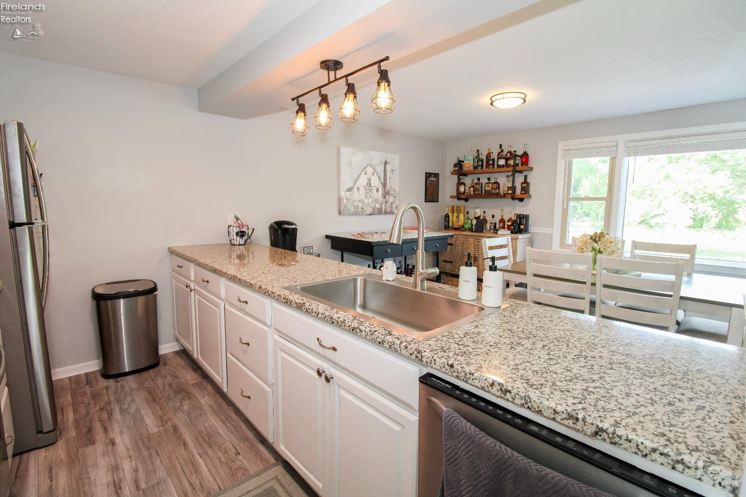 Huron, Ohio 44839, United States, 2 Bedrooms Bedrooms, ,3 BathroomsBathrooms,Residential,Active,156084