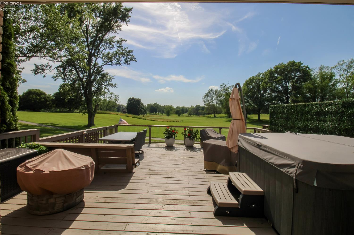 Huron, Ohio 44839, United States, 2 Bedrooms Bedrooms, ,3 BathroomsBathrooms,Residential,Active,156084