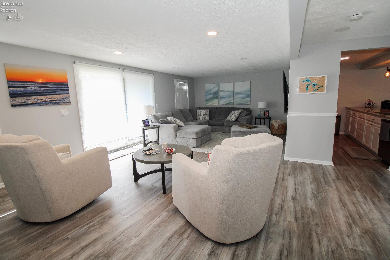 Huron, Ohio 44839, United States, 2 Bedrooms Bedrooms, ,3 BathroomsBathrooms,Residential,Active,156084