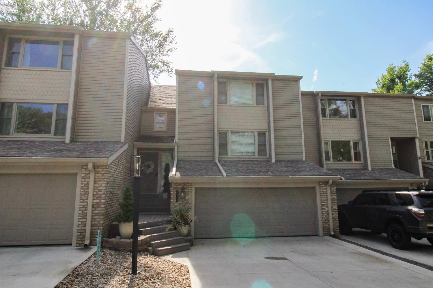 Huron, Ohio 44839, United States, 2 Bedrooms Bedrooms, ,3 BathroomsBathrooms,Residential,Active,156084