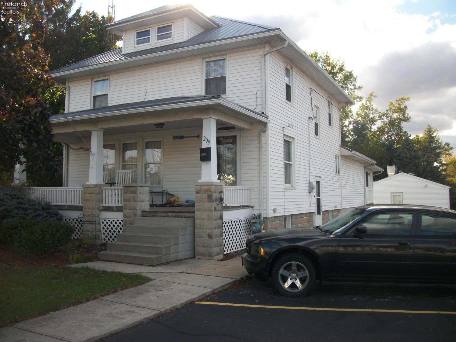 209 N Benton Street, Oak Harbor, Ohio image 1