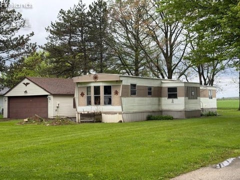 Mobile Home For Sale - 820 Sunny Acres Dr<br/> Fremont, OH 43420