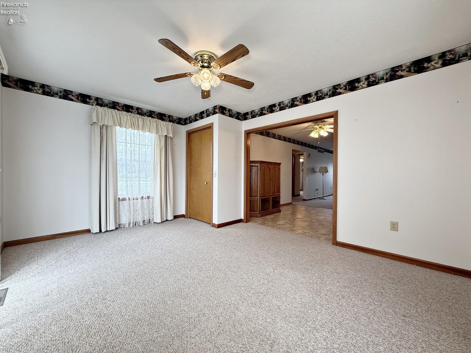 101 E Teakwood Court, Tiffin, Texas image 17