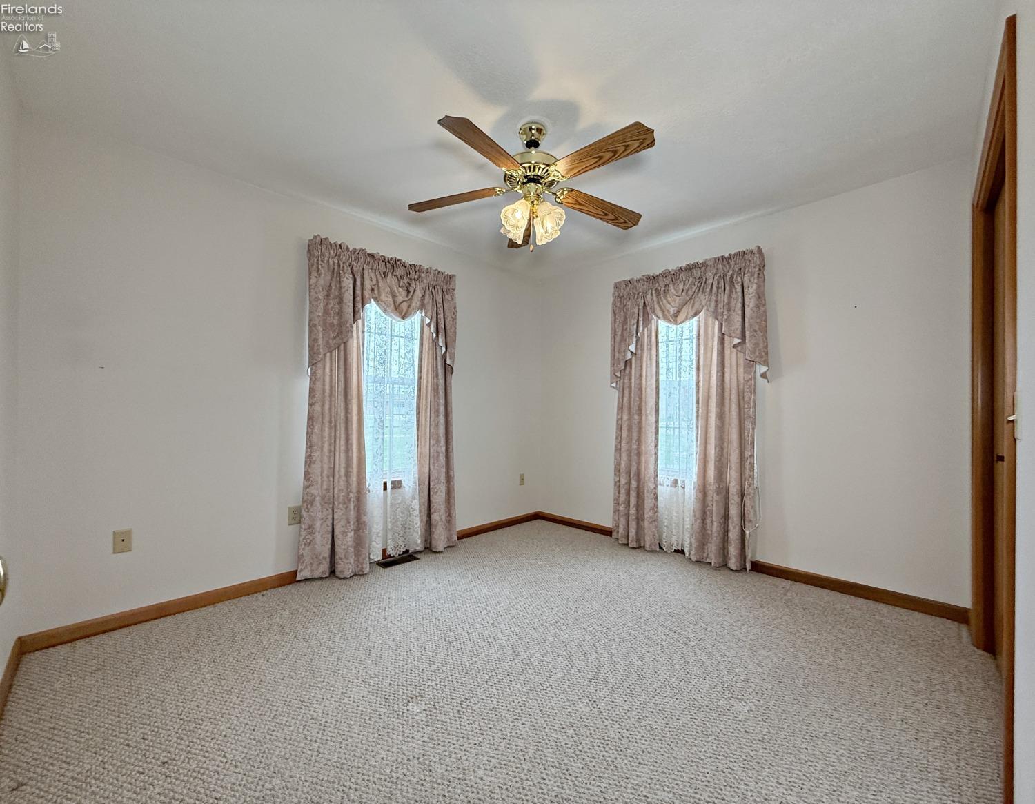 101 E Teakwood Court, Tiffin, Texas image 23