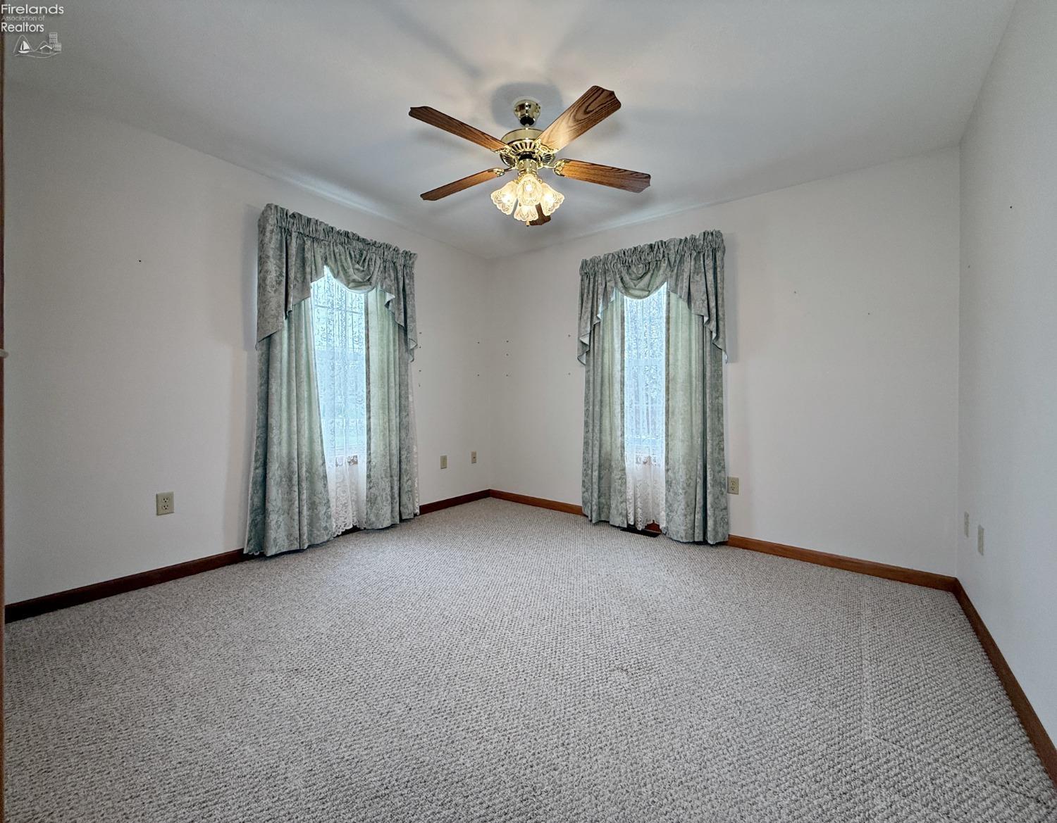 101 E Teakwood Court, Tiffin, Texas image 20