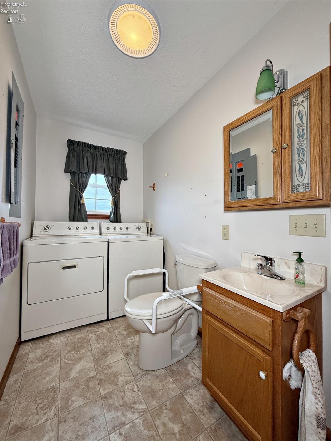 101 E Teakwood Court, Tiffin, Texas image 18
