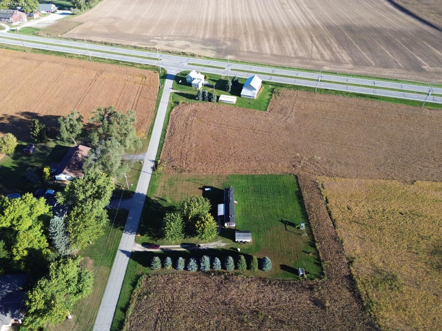 1749 County Road 270, Clyde, Ohio image 9