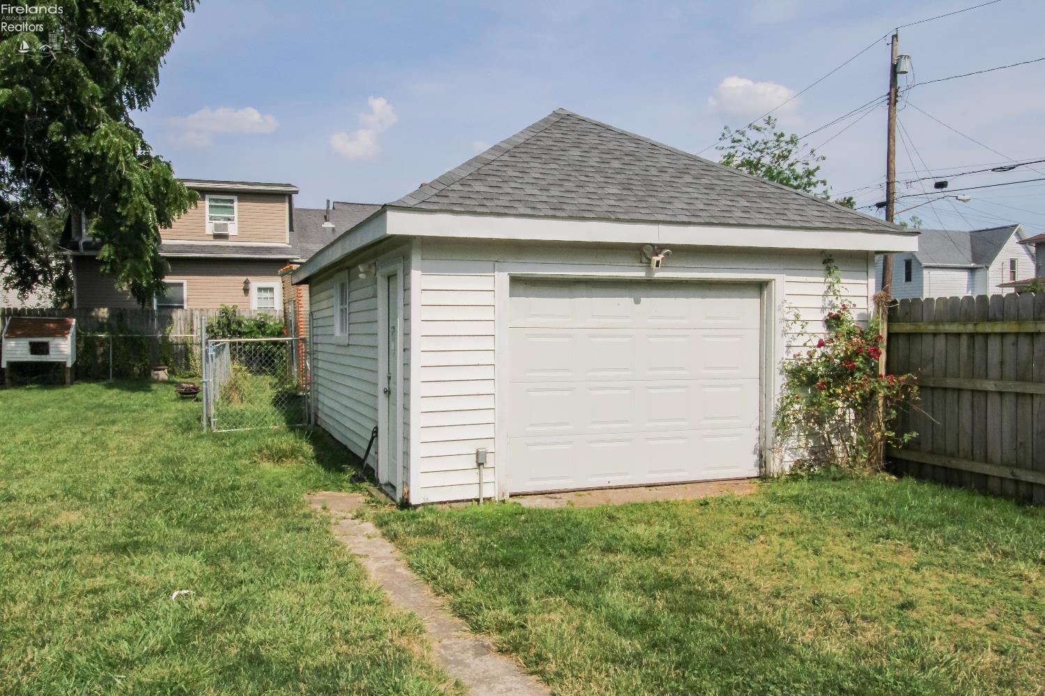 Sandusky, Ohio 44870, United States, 3 Bedrooms Bedrooms, ,1 BathroomBathrooms,Residential,Contingent,159396