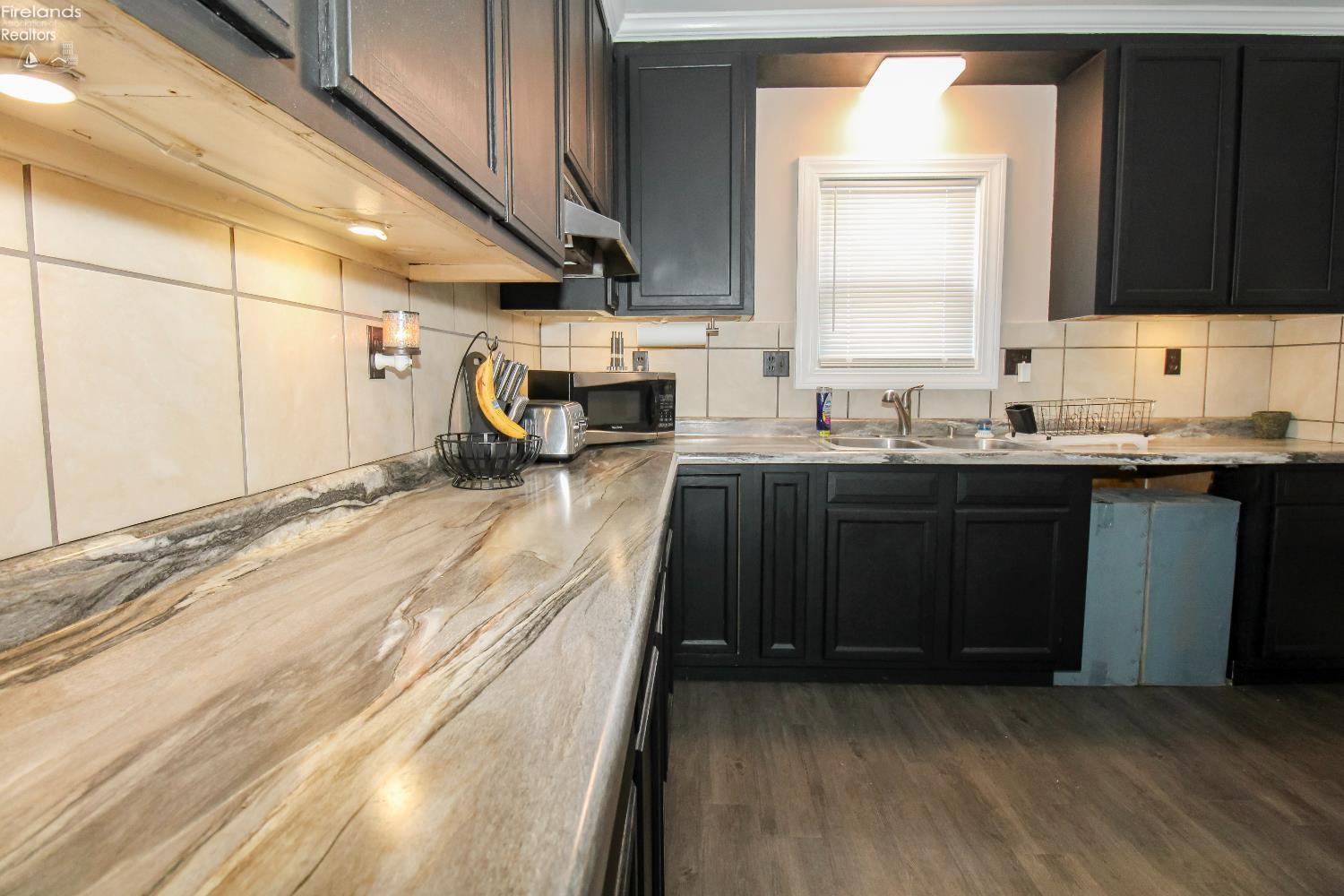 Sandusky, Ohio 44870, United States, 3 Bedrooms Bedrooms, ,1 BathroomBathrooms,Residential,Contingent,159396