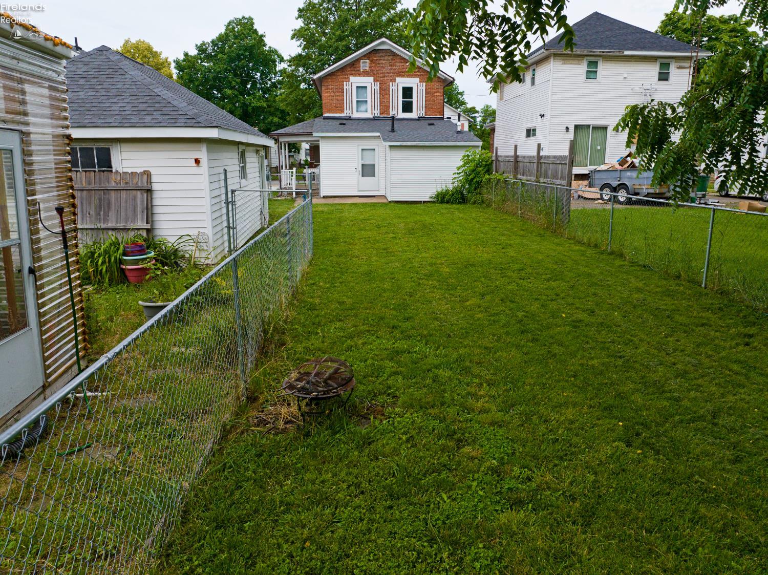 Sandusky, Ohio 44870, United States, 3 Bedrooms Bedrooms, ,1 BathroomBathrooms,Residential,Contingent,159396