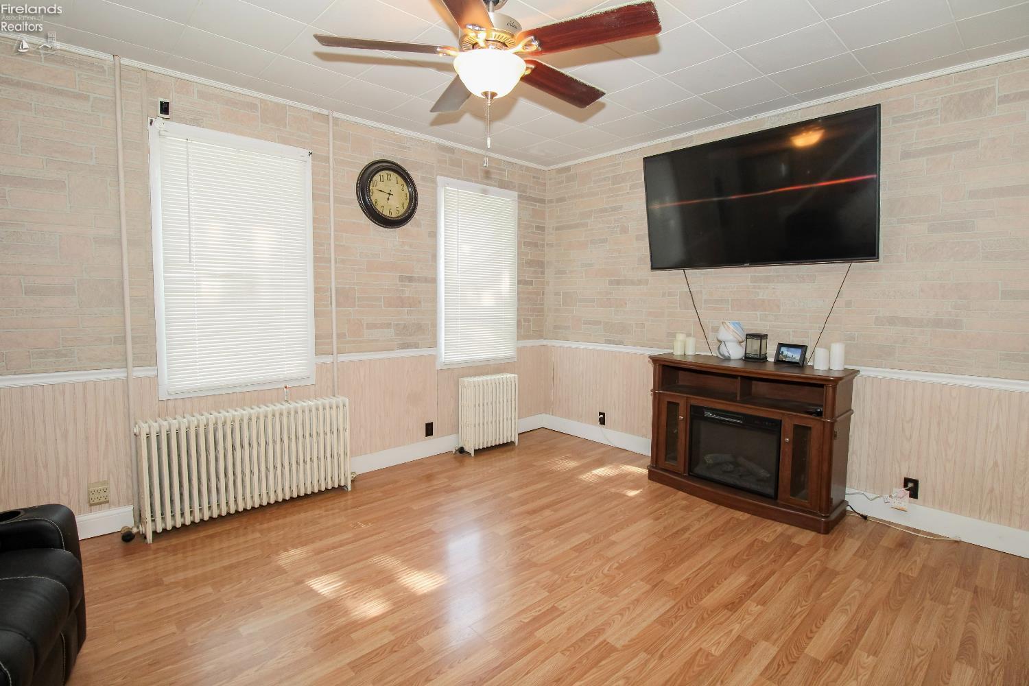 Sandusky, Ohio 44870, United States, 3 Bedrooms Bedrooms, ,1 BathroomBathrooms,Residential,Contingent,159396