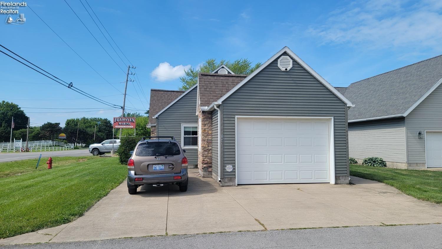 5411 E Channel Drive, Port Clinton, Ohio image 7