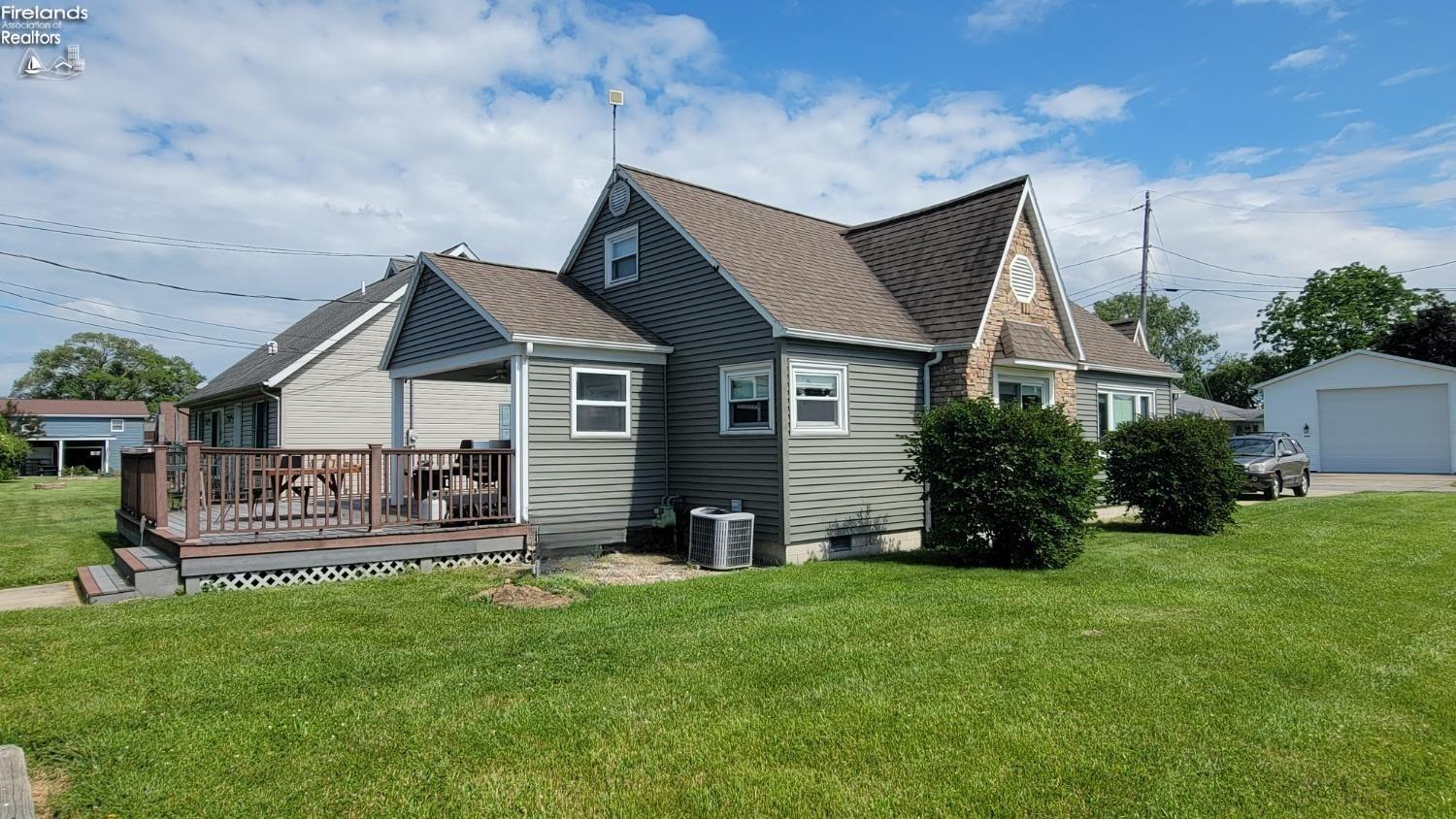 5411 E Channel Drive, Port Clinton, Ohio image 4