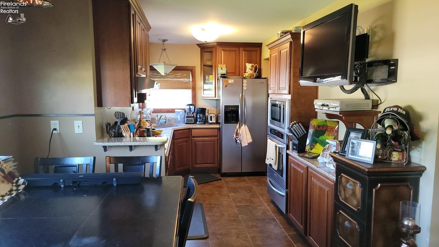 5411 E Channel Drive, Port Clinton, Ohio image 24