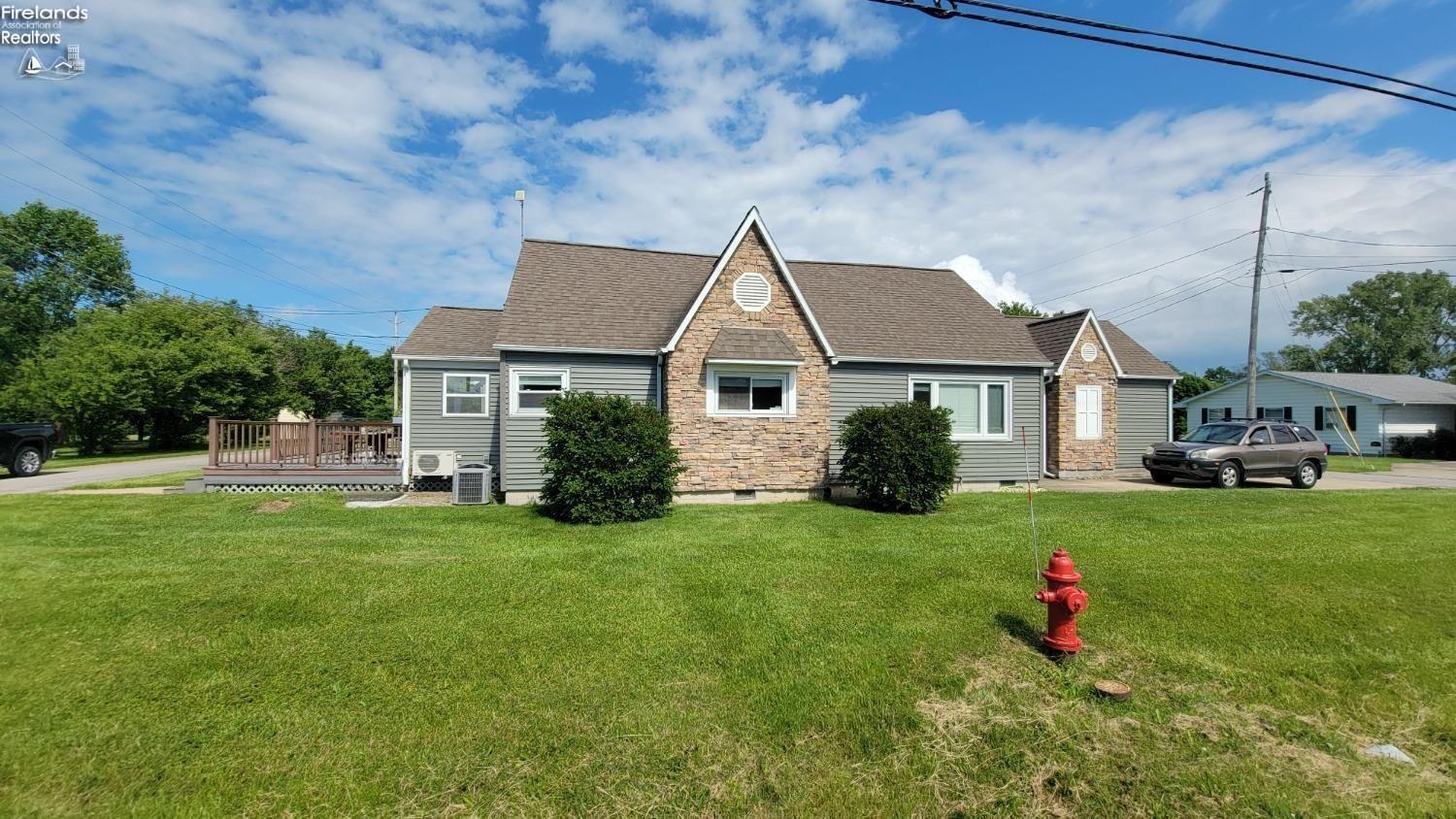 5411 E Channel Drive, Port Clinton, Ohio image 2