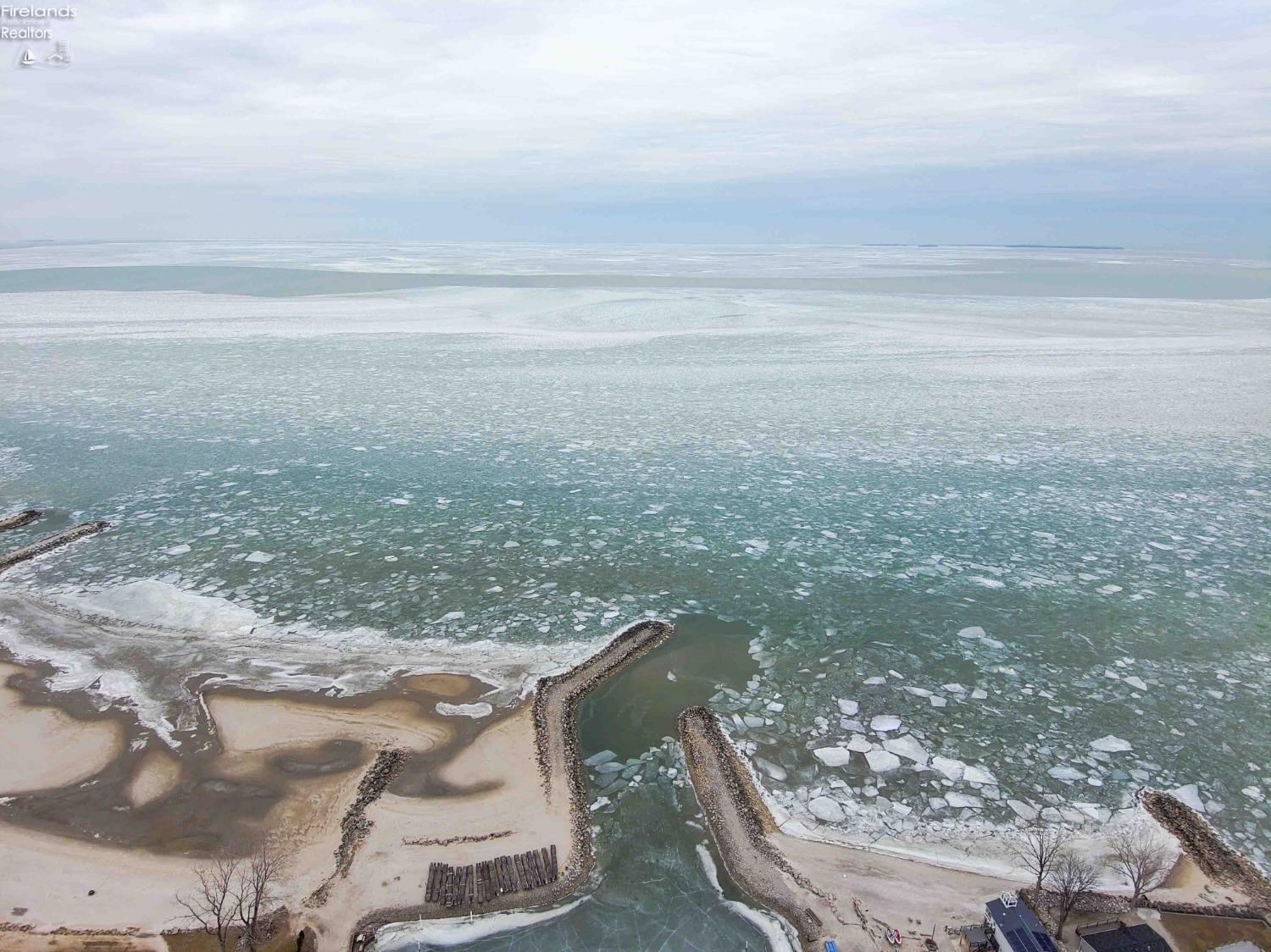 91 N Schooner Point Drive, Port Clinton, Ohio image 11