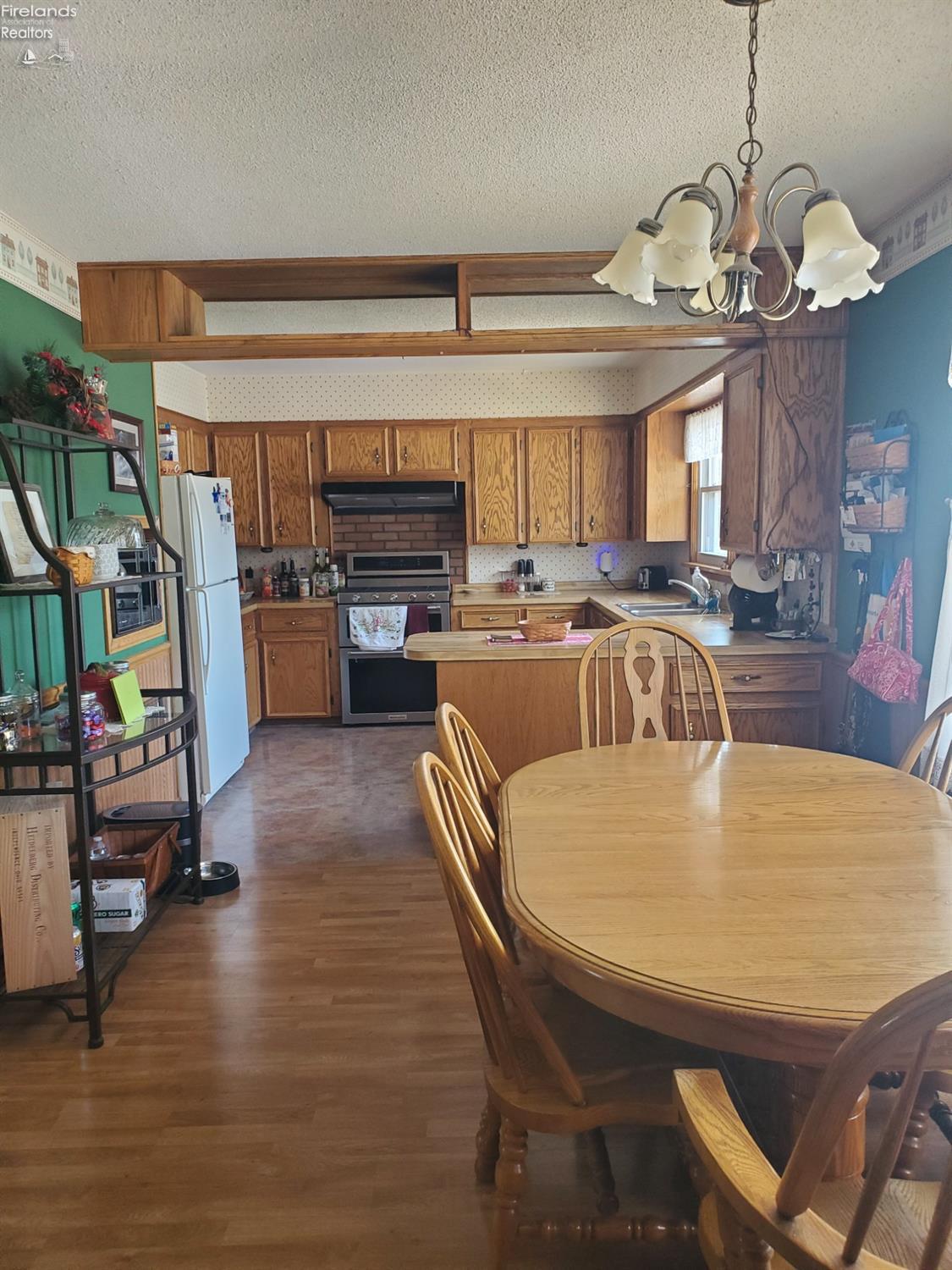 13 S Sycamore Woods Lane, Tiffin, Ohio image 8