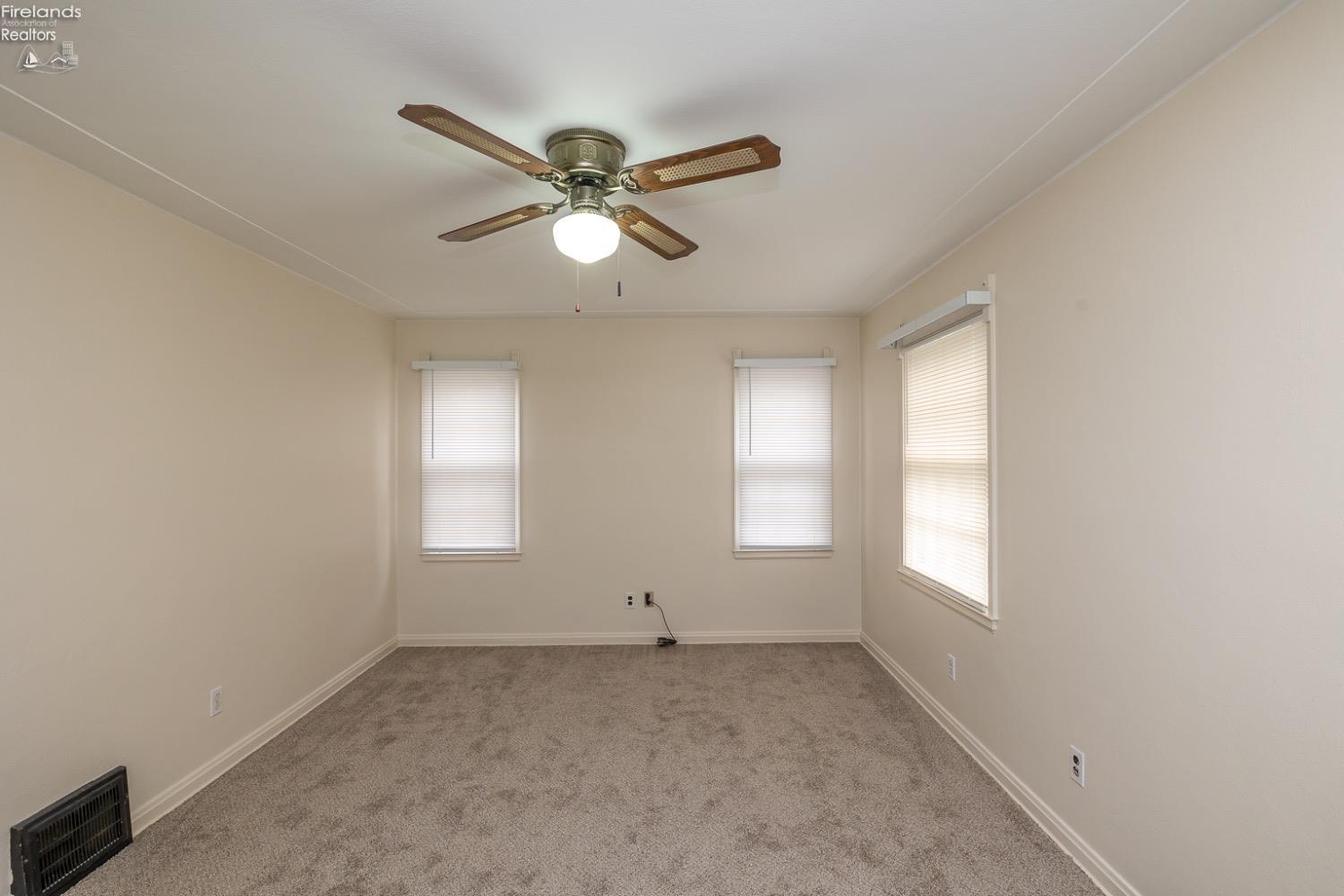 222 Brandtson Avenue, Elyria, New Mexico image 8
