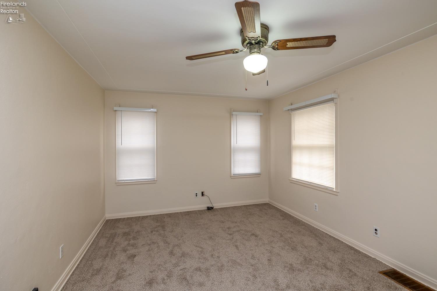 222 Brandtson Avenue, Elyria, New Mexico image 7
