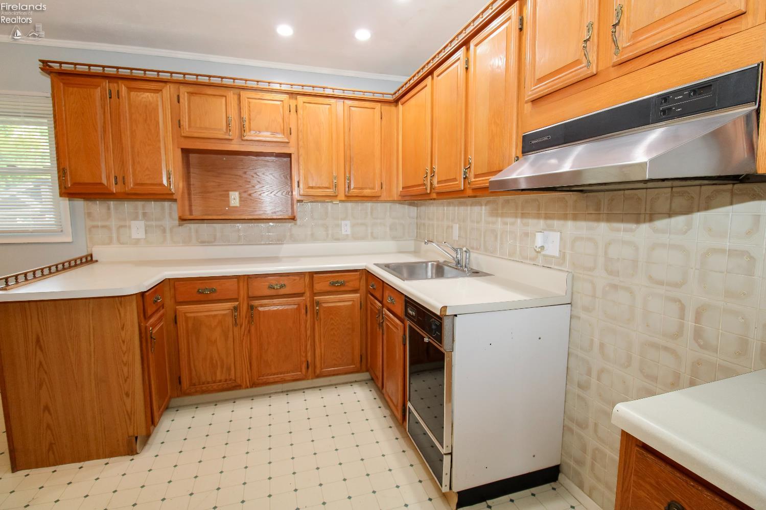 Sandusky, Ohio 44870, United States, 3 Bedrooms Bedrooms, ,1 BathroomBathrooms,Residential,Active,141665