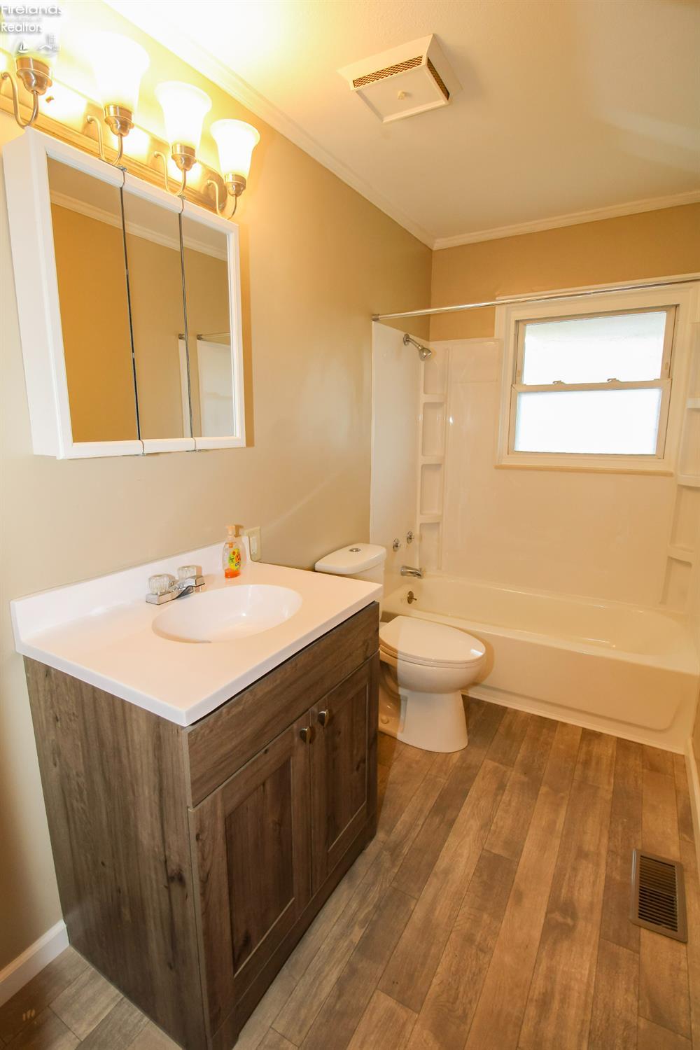 Sandusky, Ohio 44870, United States, 3 Bedrooms Bedrooms, ,1 BathroomBathrooms,Residential,Active,141665