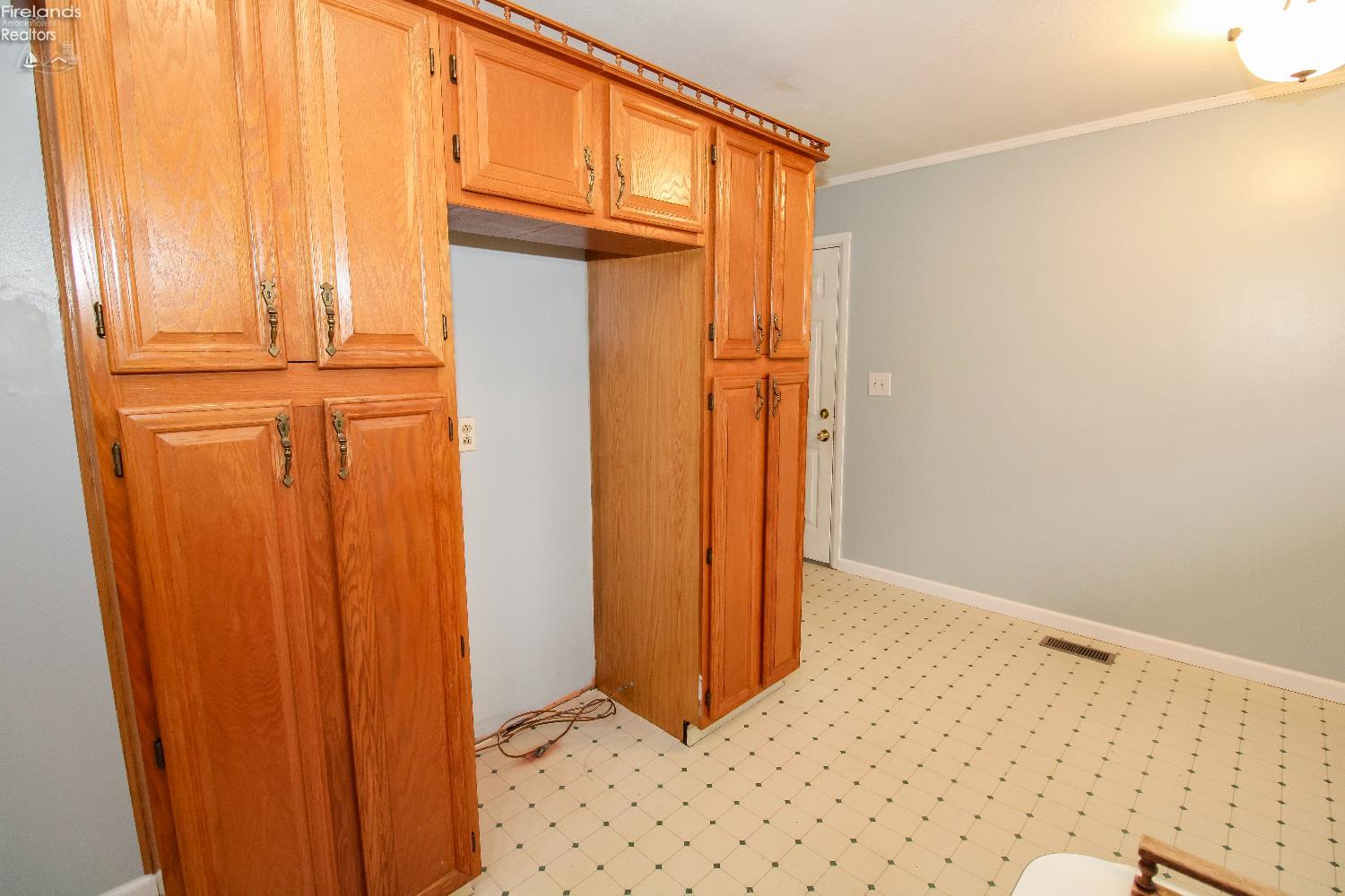 Sandusky, Ohio 44870, United States, 3 Bedrooms Bedrooms, ,1 BathroomBathrooms,Residential,Active,141665