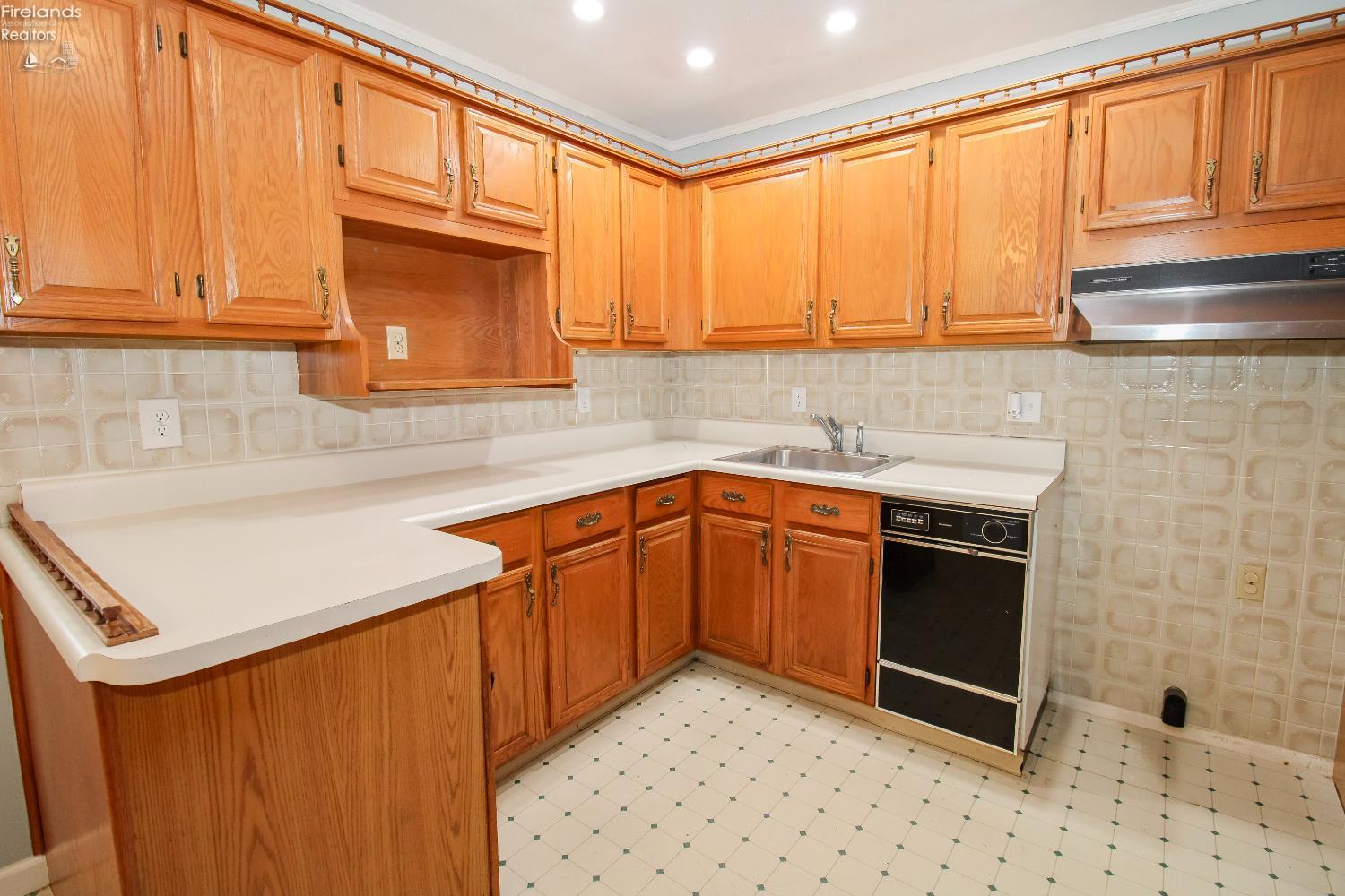 Sandusky, Ohio 44870, United States, 3 Bedrooms Bedrooms, ,1 BathroomBathrooms,Residential,Active,141665