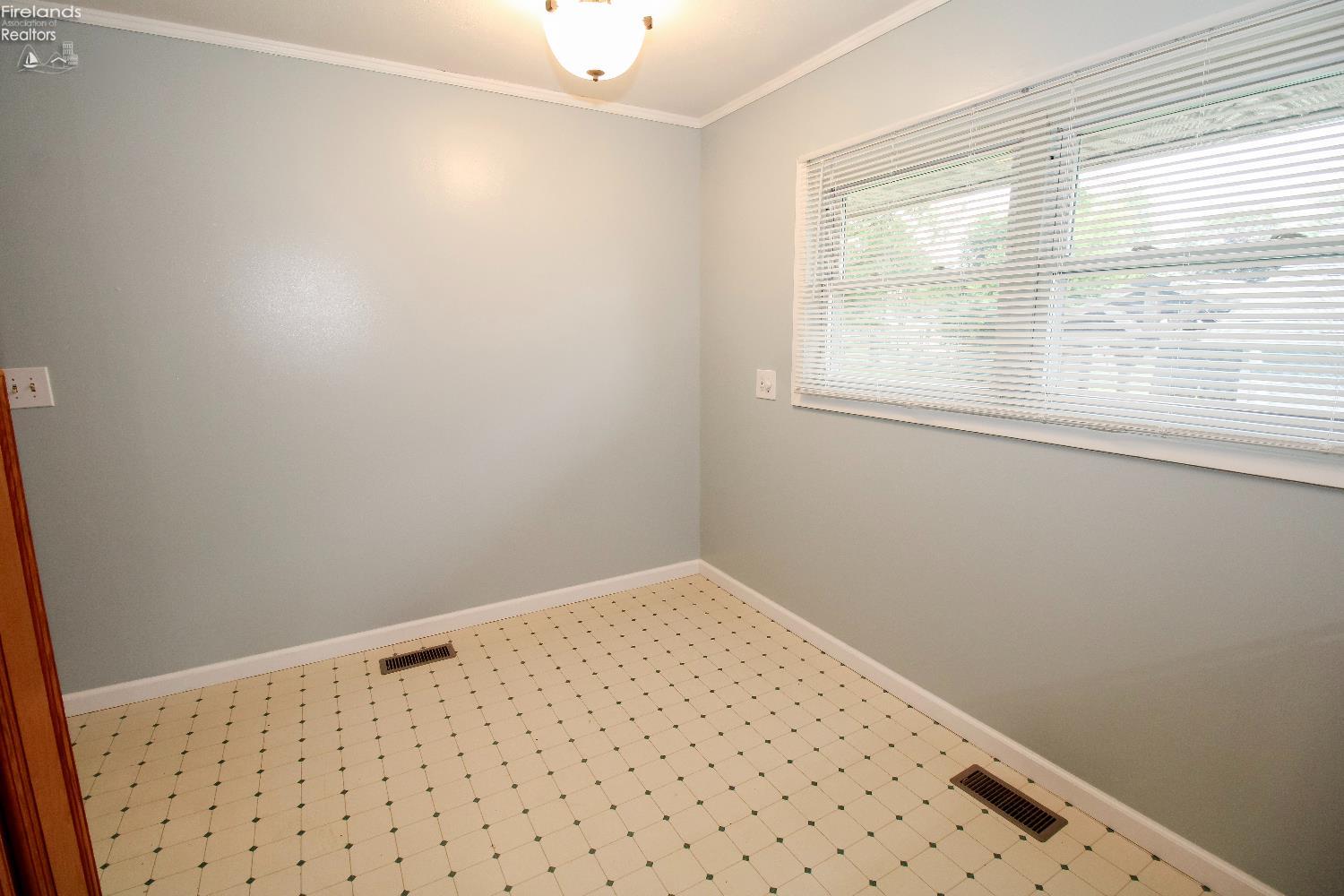 Sandusky, Ohio 44870, United States, 3 Bedrooms Bedrooms, ,1 BathroomBathrooms,Residential,Active,141665