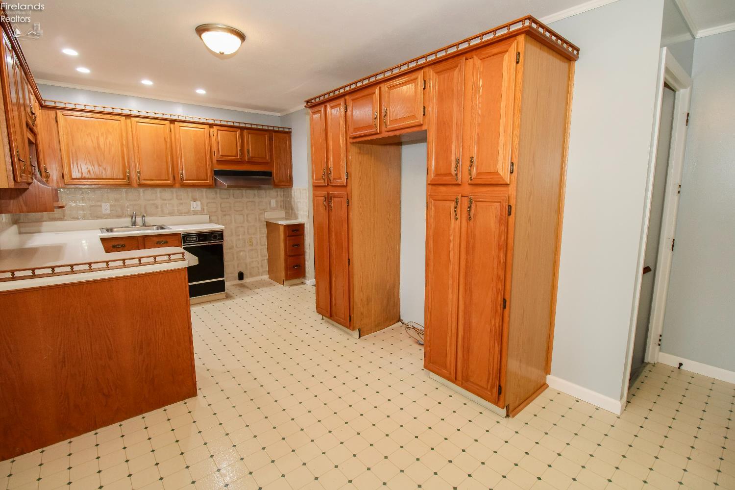 Sandusky, Ohio 44870, United States, 3 Bedrooms Bedrooms, ,1 BathroomBathrooms,Residential,Active,141665