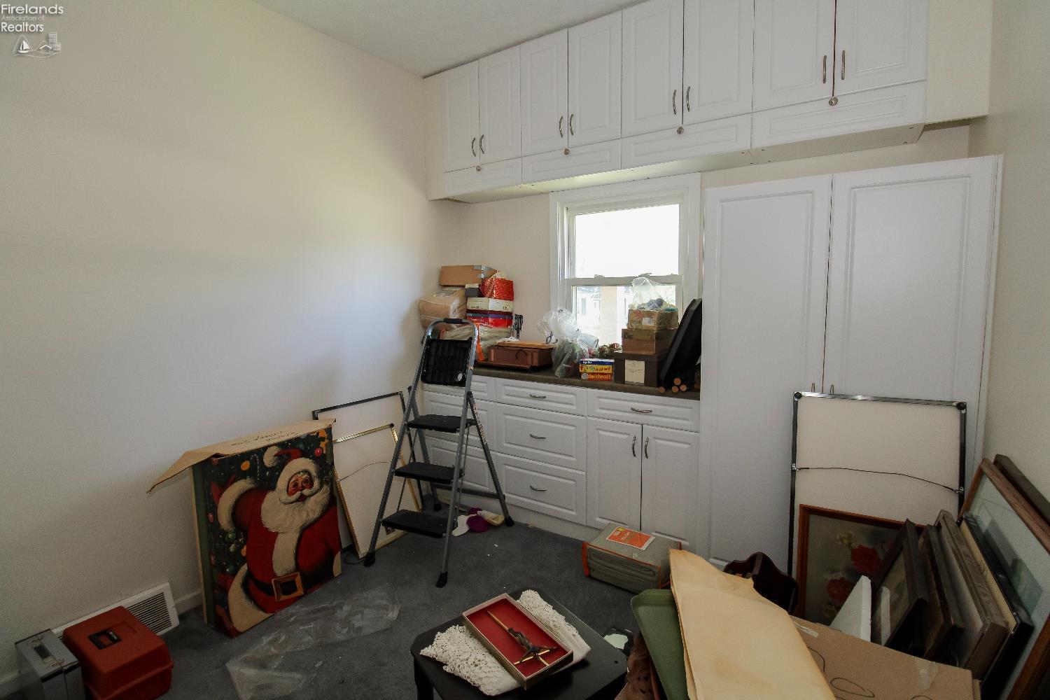 Amherst, Ohio 44001, United States, 3 Bedrooms Bedrooms, ,1 BathroomBathrooms,Residential,Active,156950