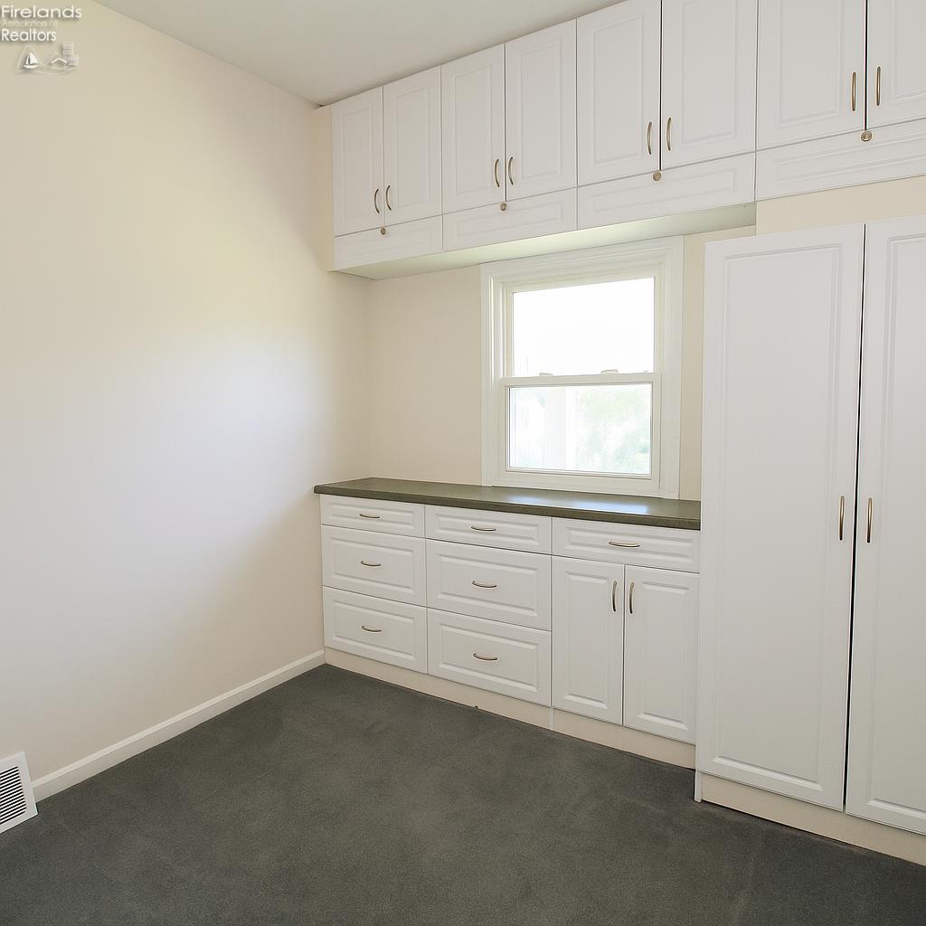 Amherst, Ohio 44001, United States, 3 Bedrooms Bedrooms, ,1 BathroomBathrooms,Residential,Active,156950