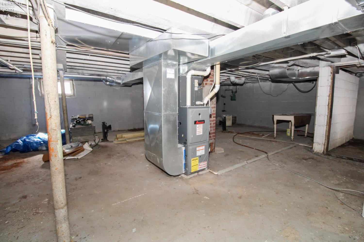 Amherst, Ohio 44001, United States, 3 Bedrooms Bedrooms, ,1 BathroomBathrooms,Residential,Active,156950