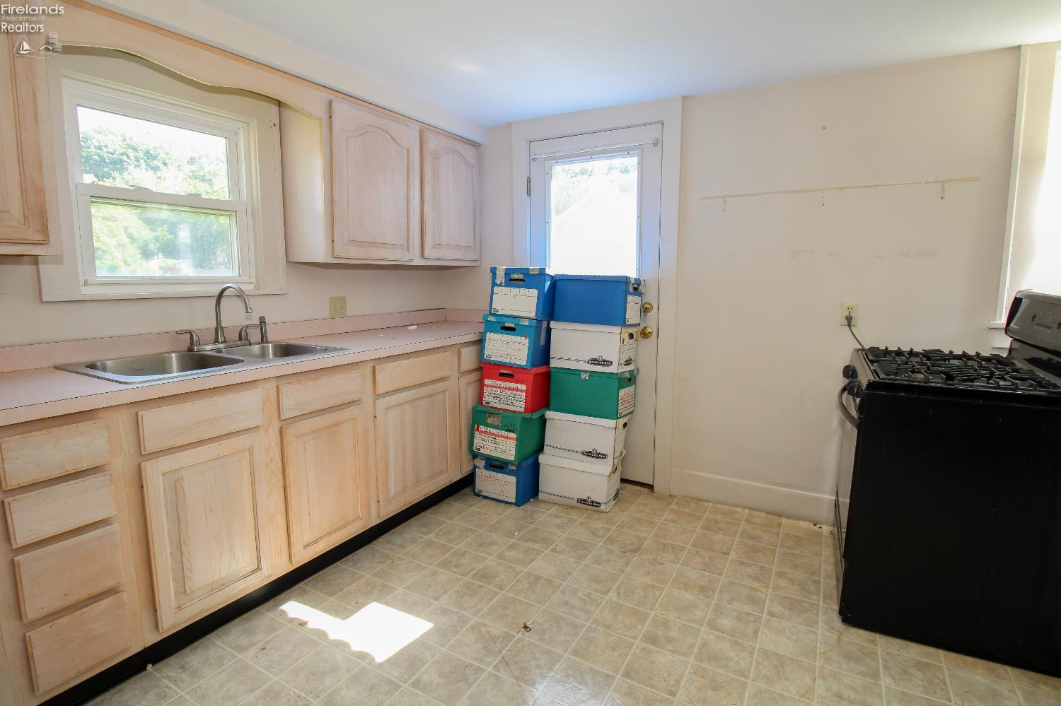 Amherst, Ohio 44001, United States, 3 Bedrooms Bedrooms, ,1 BathroomBathrooms,Residential,Active,156950