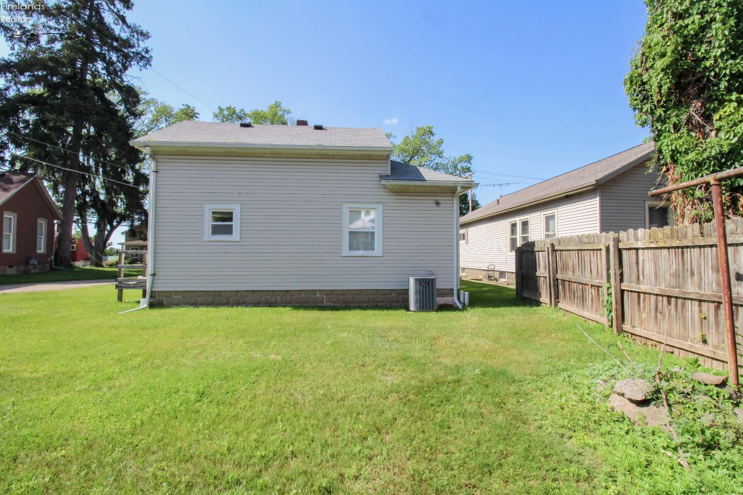 Amherst, Ohio 44001, United States, 3 Bedrooms Bedrooms, ,1 BathroomBathrooms,Residential,Active,156950