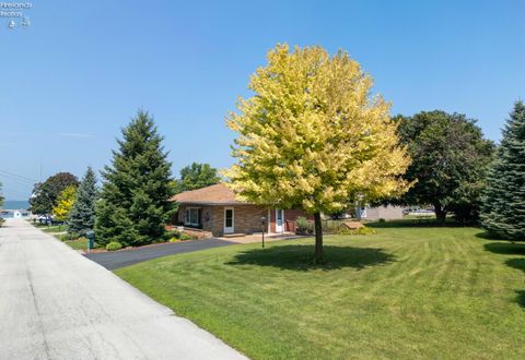 Homes For Sale - 347 Hidden Beach Road<br/> Marblehead, OH 43440