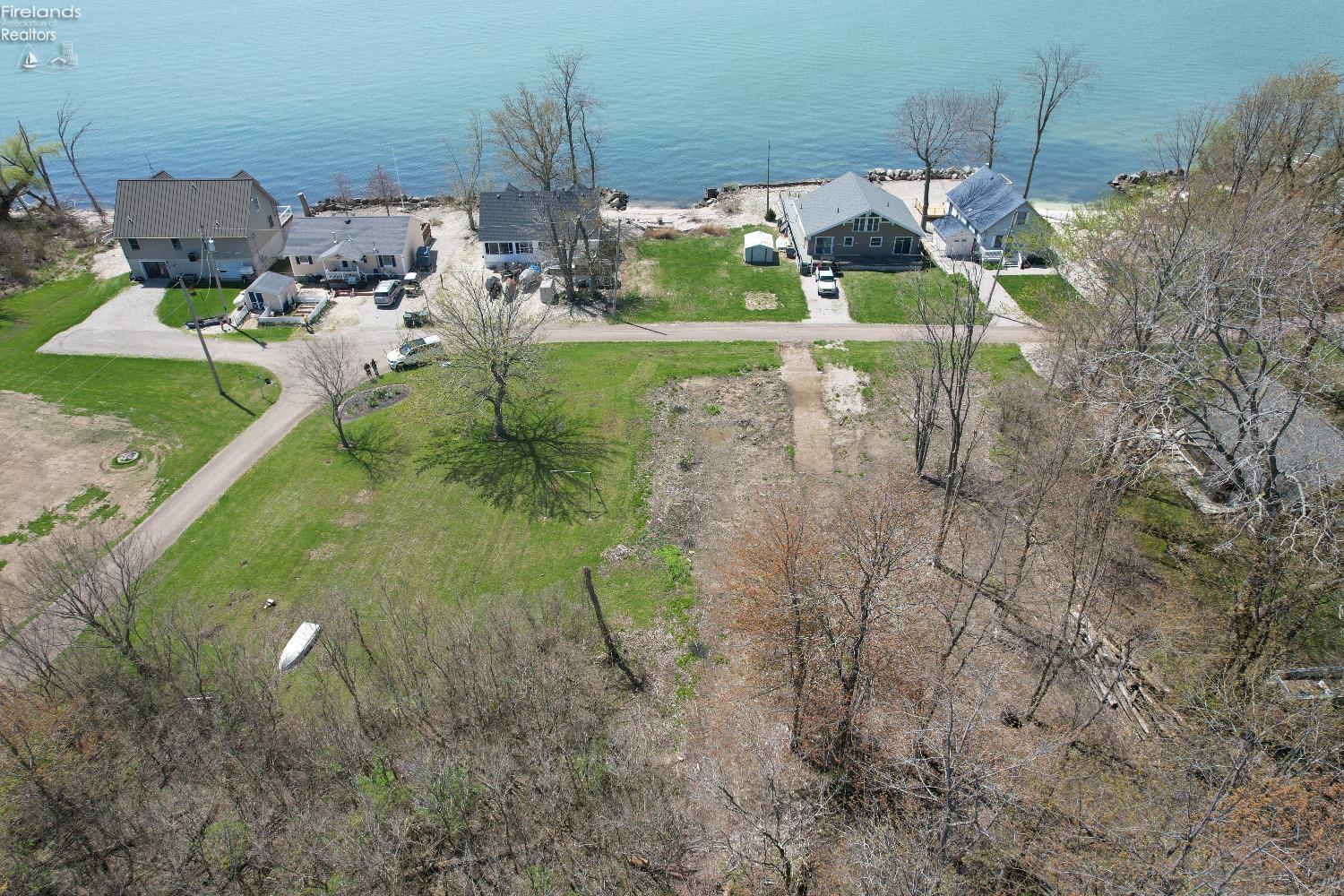 1053 Harborview Drive, Middle Bass Island, Texas image 5
