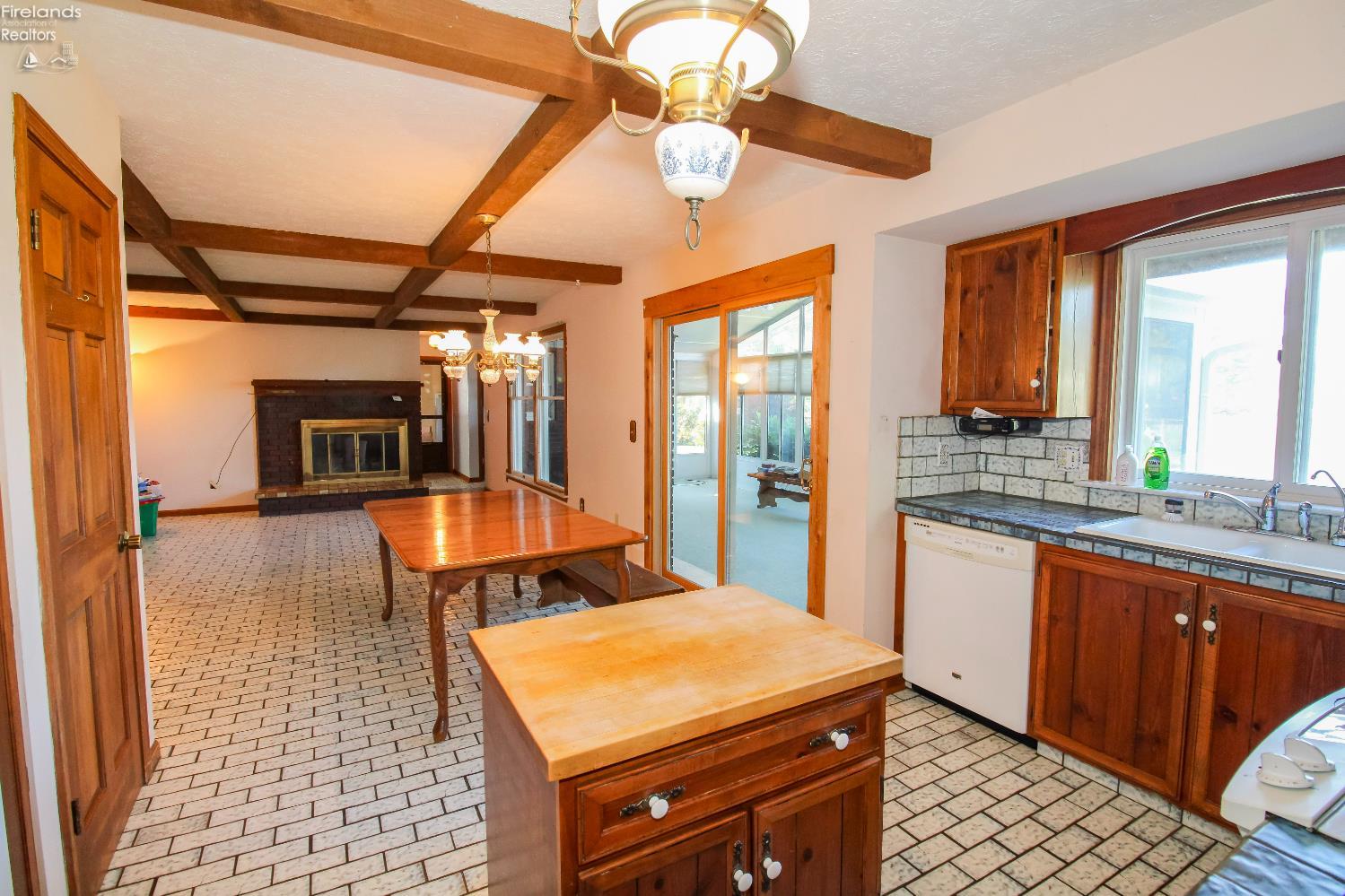 Sandusky, Ohio 44870, United States, 3 Bedrooms Bedrooms, ,3 BathroomsBathrooms,Residential,Coming Soon,219027