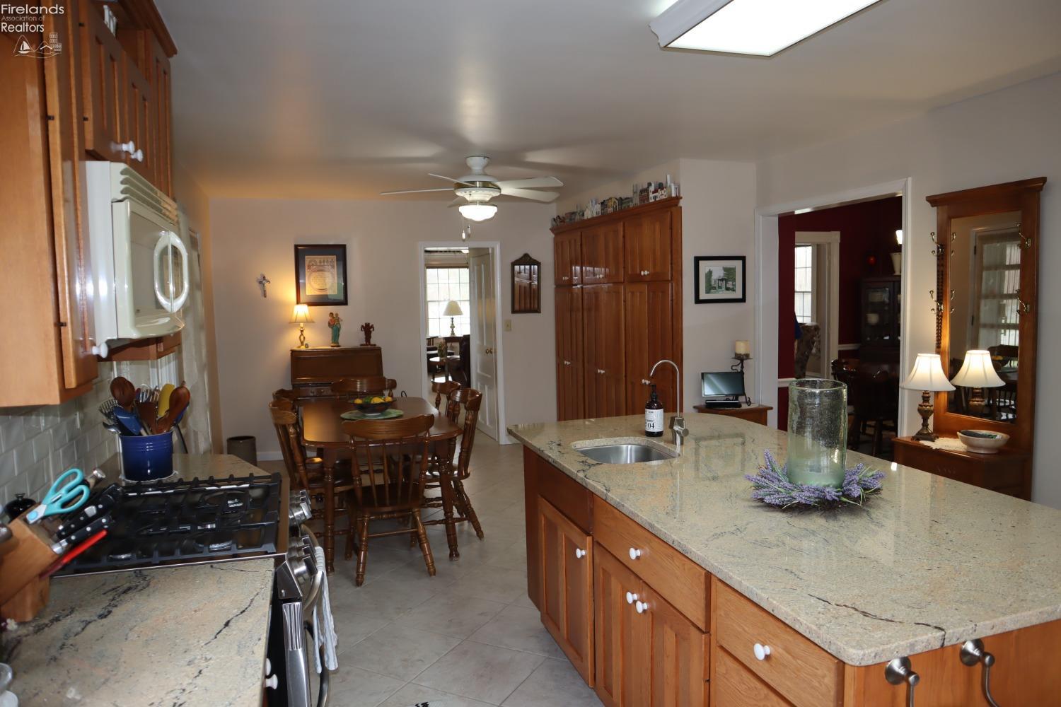 138 S Norwalk Road, Norwalk, Ohio image 10
