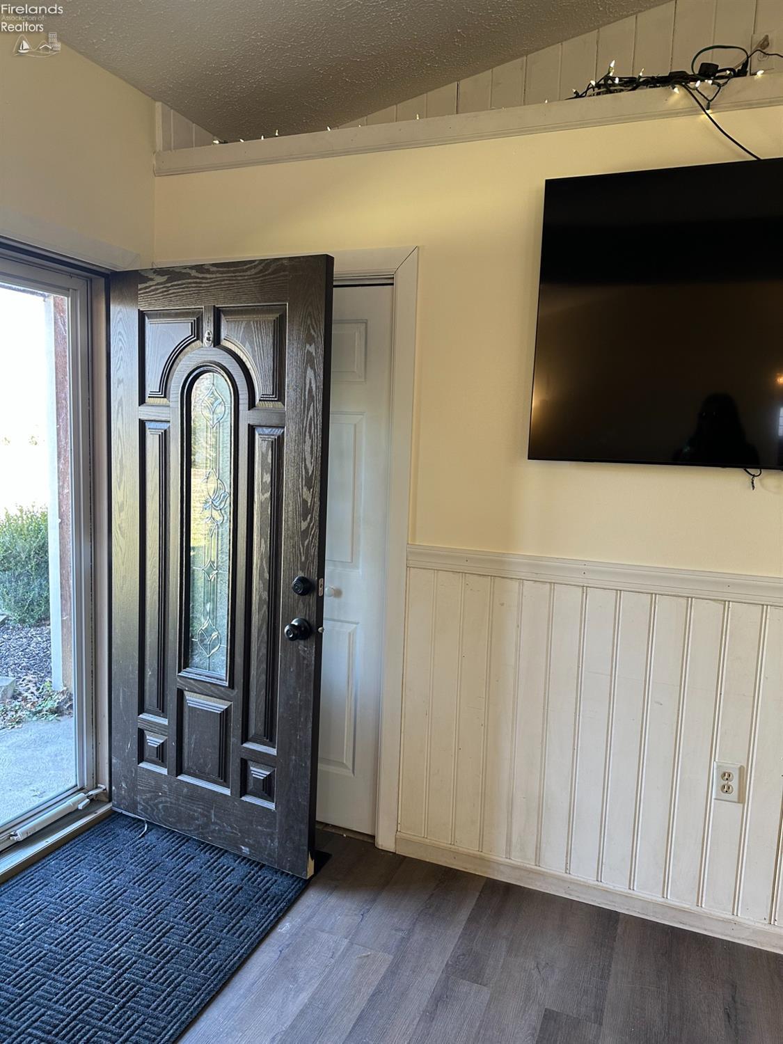 37387 E Giles Rd, Grafton, Ohio image 3