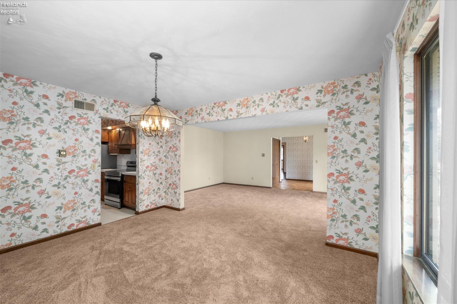 3211 Stonewood Drive, Sandusky, Ohio image 22