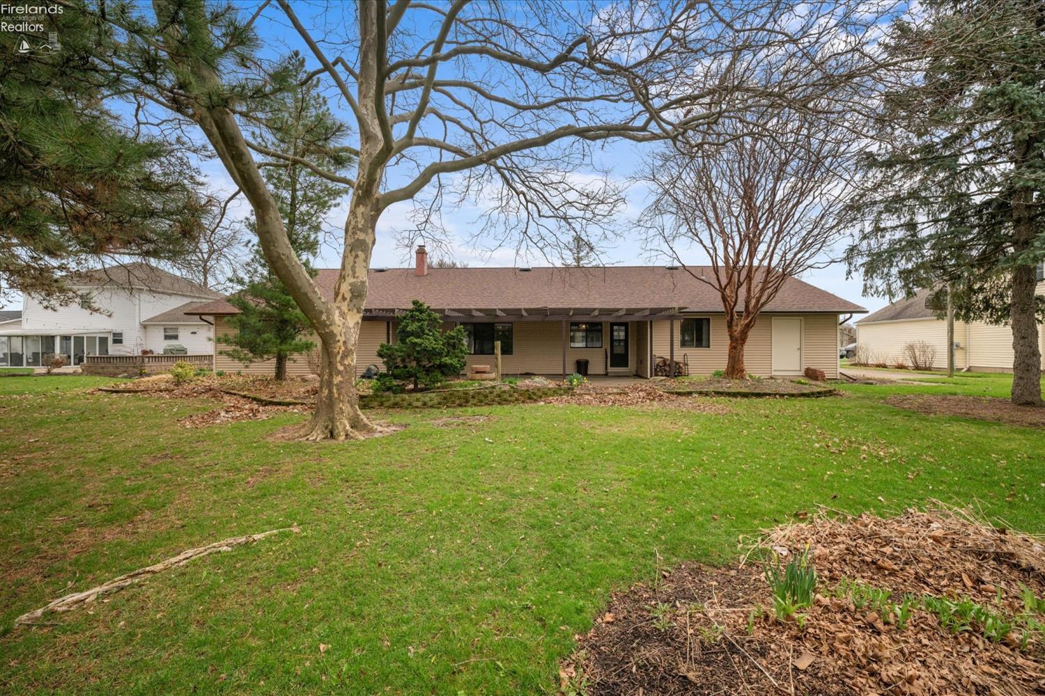 3211 Stonewood Drive, Sandusky, Ohio image 45