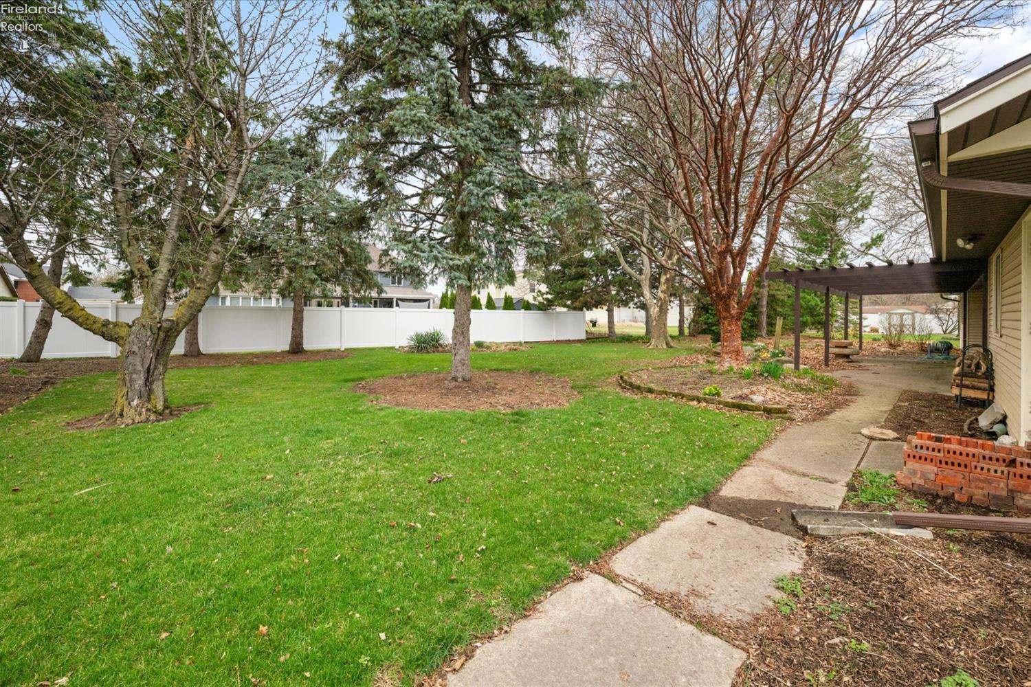 3211 Stonewood Drive, Sandusky, Ohio image 43